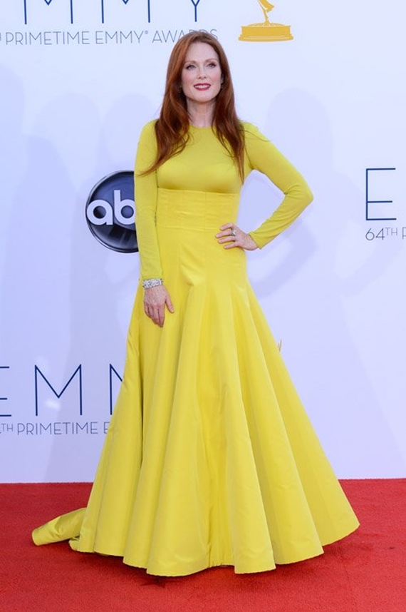 julianne-moore, Emmy-Awards-2012 , Dior